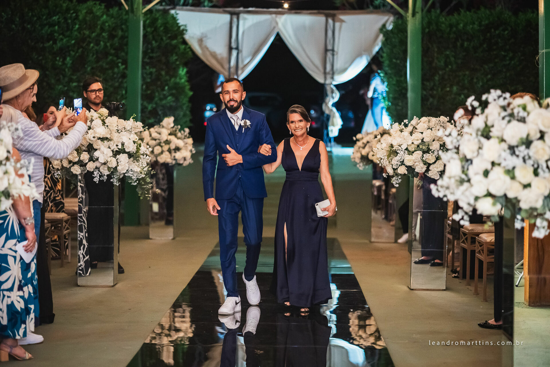 Foto Casamento Renata e Alexsandro no espaço MariFestas em Guapiaçu Foto Casamento Renata e Alexsandro no espaço MariFestas em Guapiaçu - Imagem 6