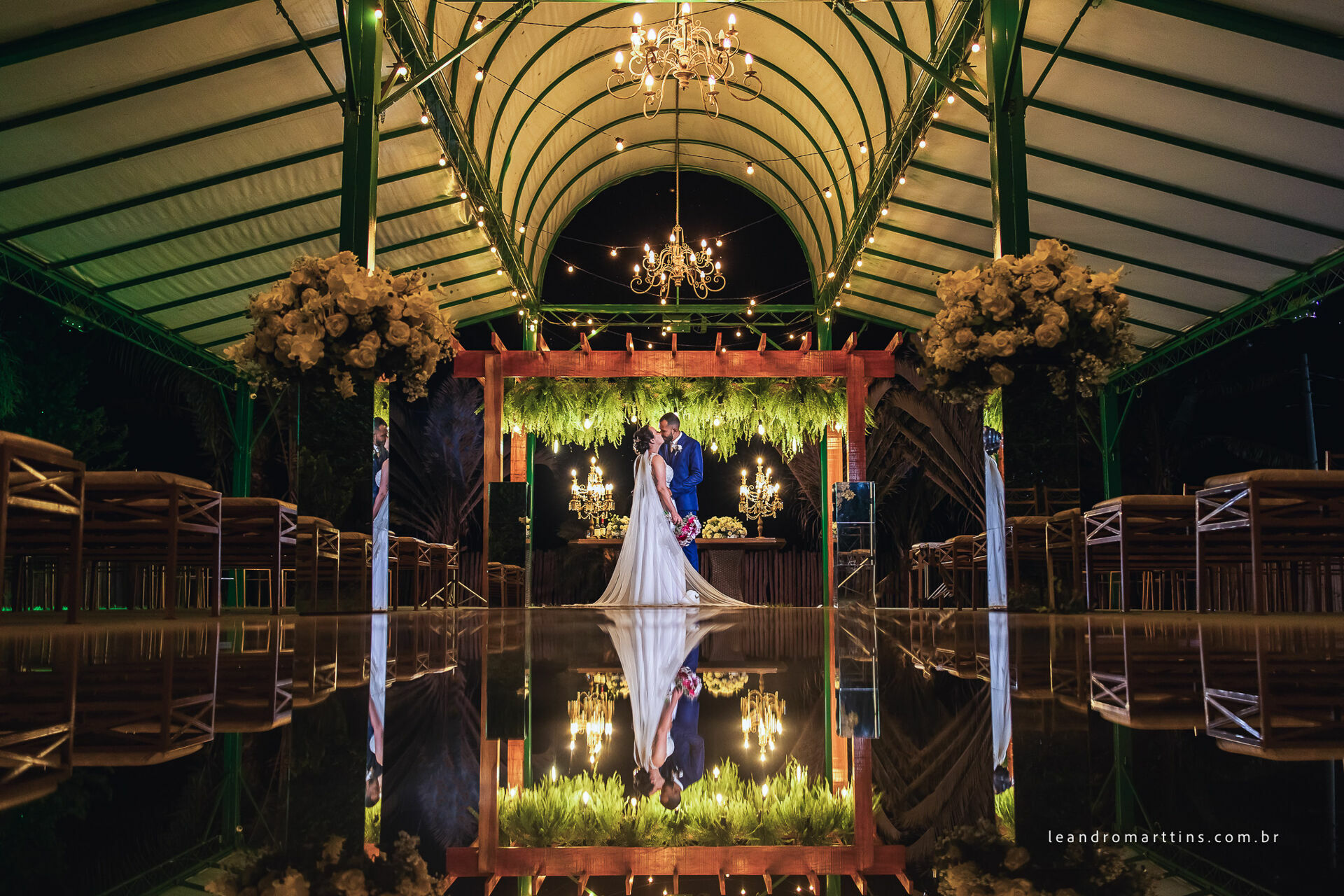 Foto Casamento Renata e Alexsandro no espaço MariFestas em Guapiaçu Foto Casamento Renata e Alexsandro no espaço MariFestas em Guapiaçu - Imagem 25