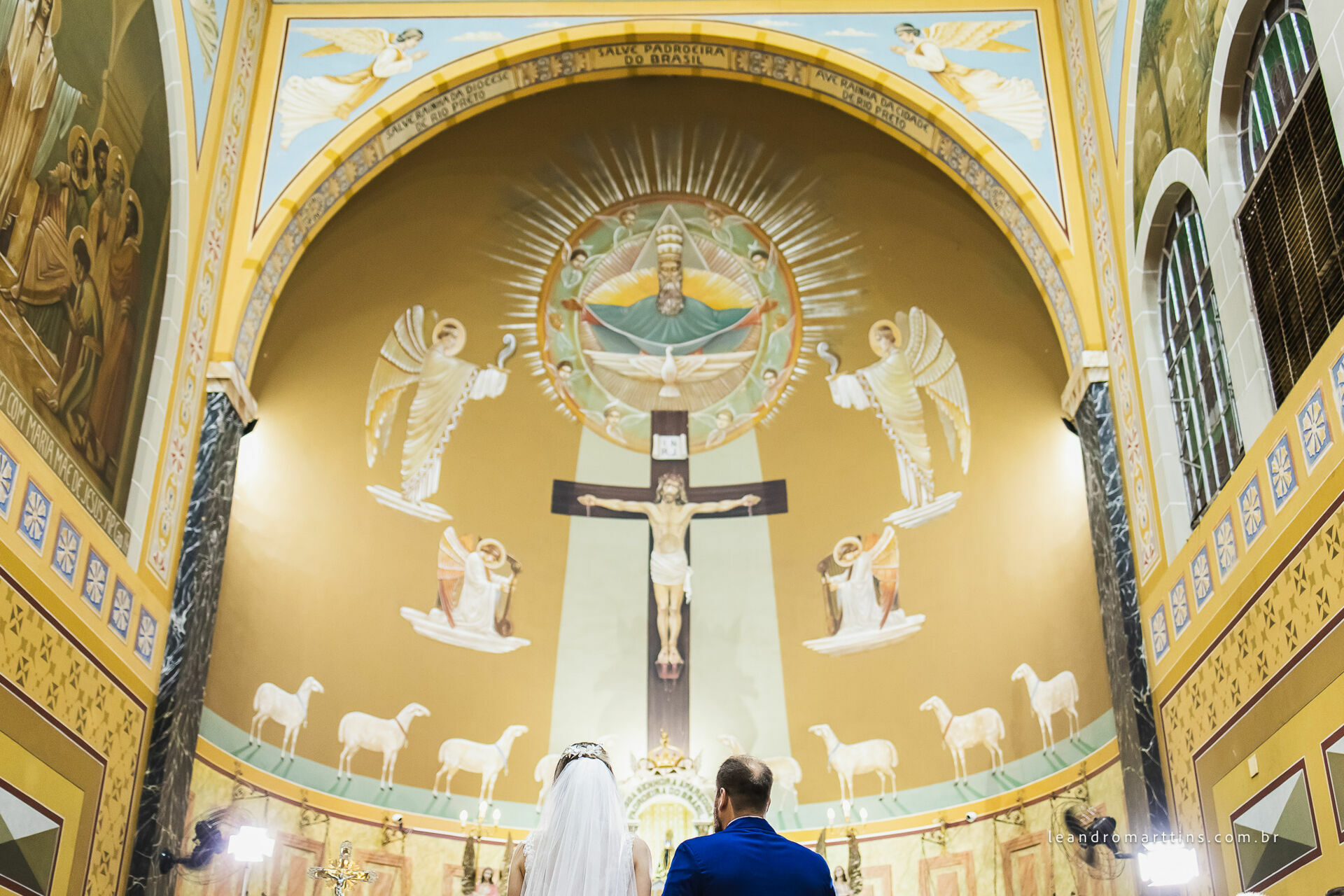 Foto Casamento Célia e Rafael na igreja Basílica - Rio Preto Foto Casamento Célia e Rafael na igreja Basílica - Rio Preto - Imagem 20