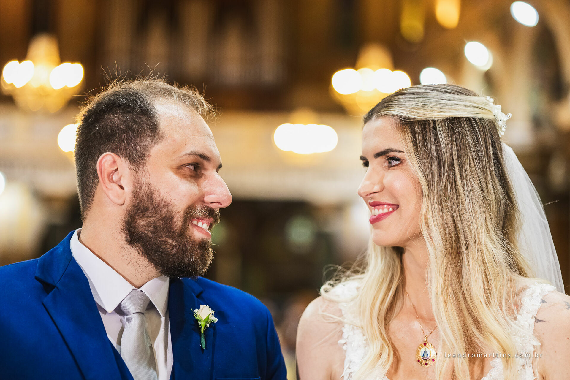 Foto Casamento Célia e Rafael na igreja Basílica - Rio Preto Foto Casamento Célia e Rafael na igreja Basílica - Rio Preto - Imagem 21