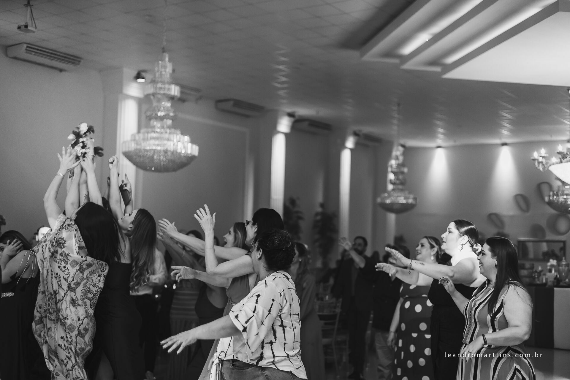 Foto Casamento Célia e Rafael na igreja Basílica - Rio Preto Foto Casamento Célia e Rafael na igreja Basílica - Rio Preto - Imagem 32